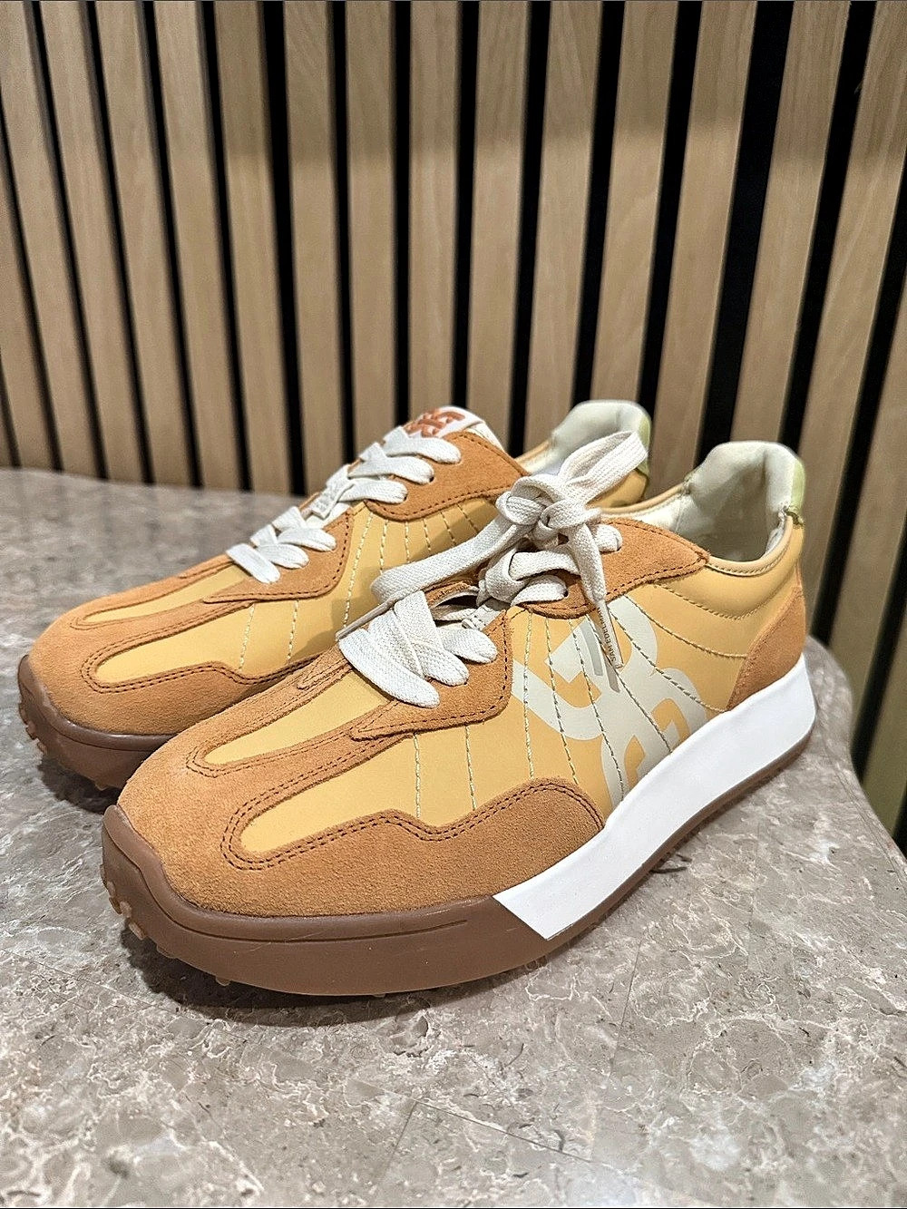 Sam Edelman Langley Sneaker in Citrus Orange & Green SIZE 9 NWOB